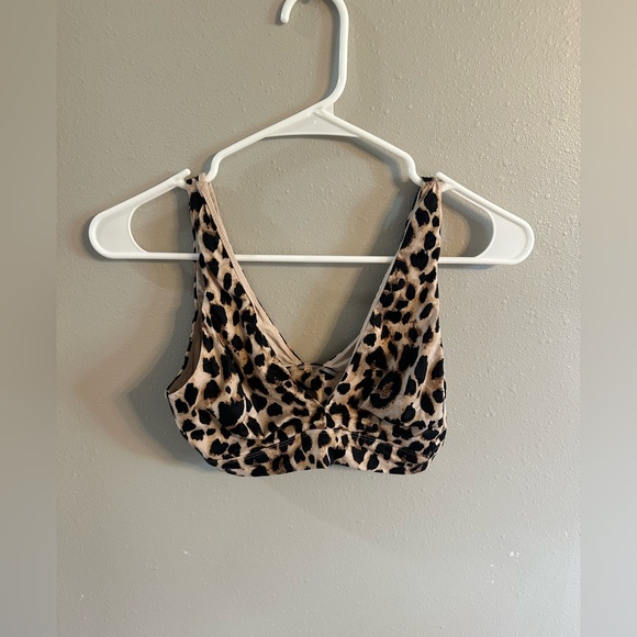Victoria Secret Leopard Print V-Neck Bralette - Picture 3 of 7